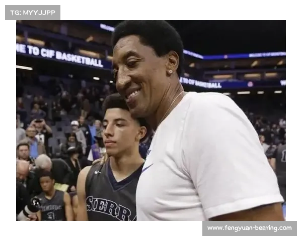 21岁小皮蓬宣布参加NBA选秀 这天正是他同父异母的哥哥去世一周年 21岁小皮蓬宣布参加NBA选秀 这天正是他同父异母的哥哥去世一周年